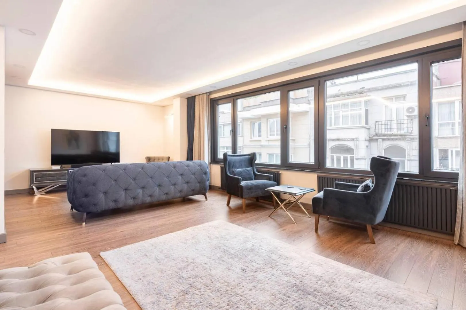 Luxury Apartment In The Heart Of Nisantasi contacts